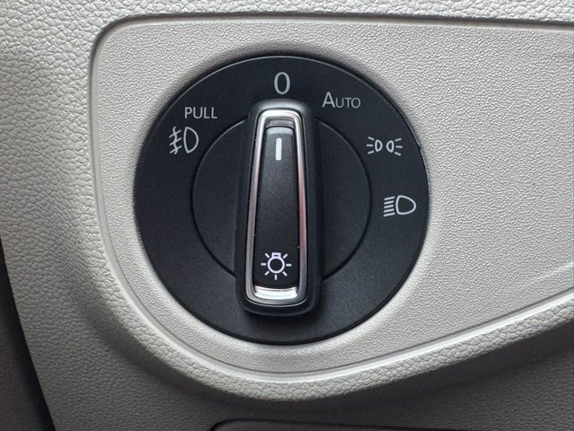 Used 2019 Volkswagen Atlas SE w/ Towing Package image 42