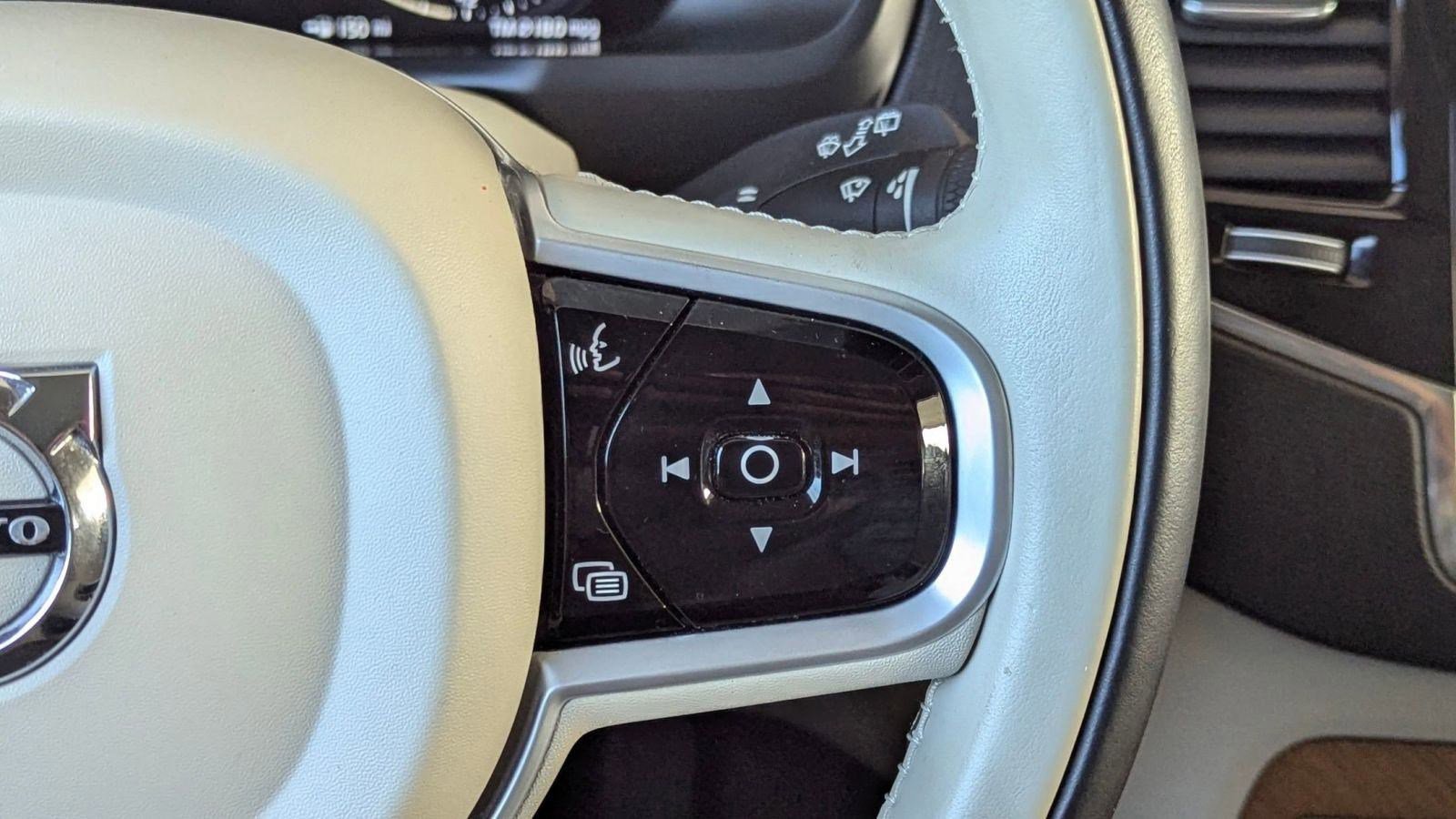 Used 2021 Volvo XC90 T6 Momentum w/ Advanced Package image 26