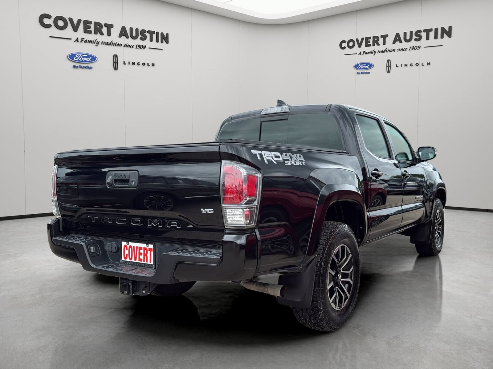 Used 2022 Toyota Tacoma TRD Sport AWD/4WD image 5