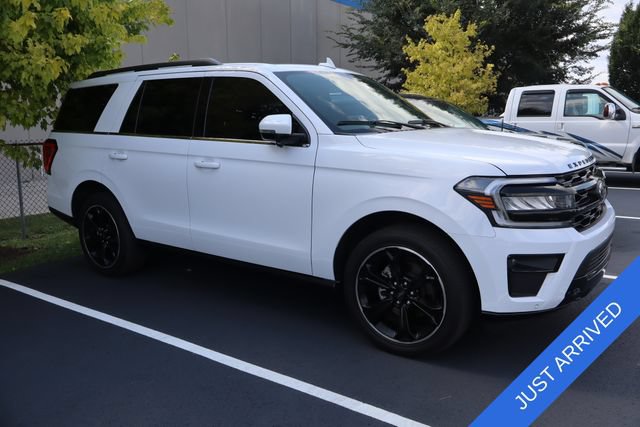 Certified 2023 Ford Expedition Limited AWD/4WD image 3