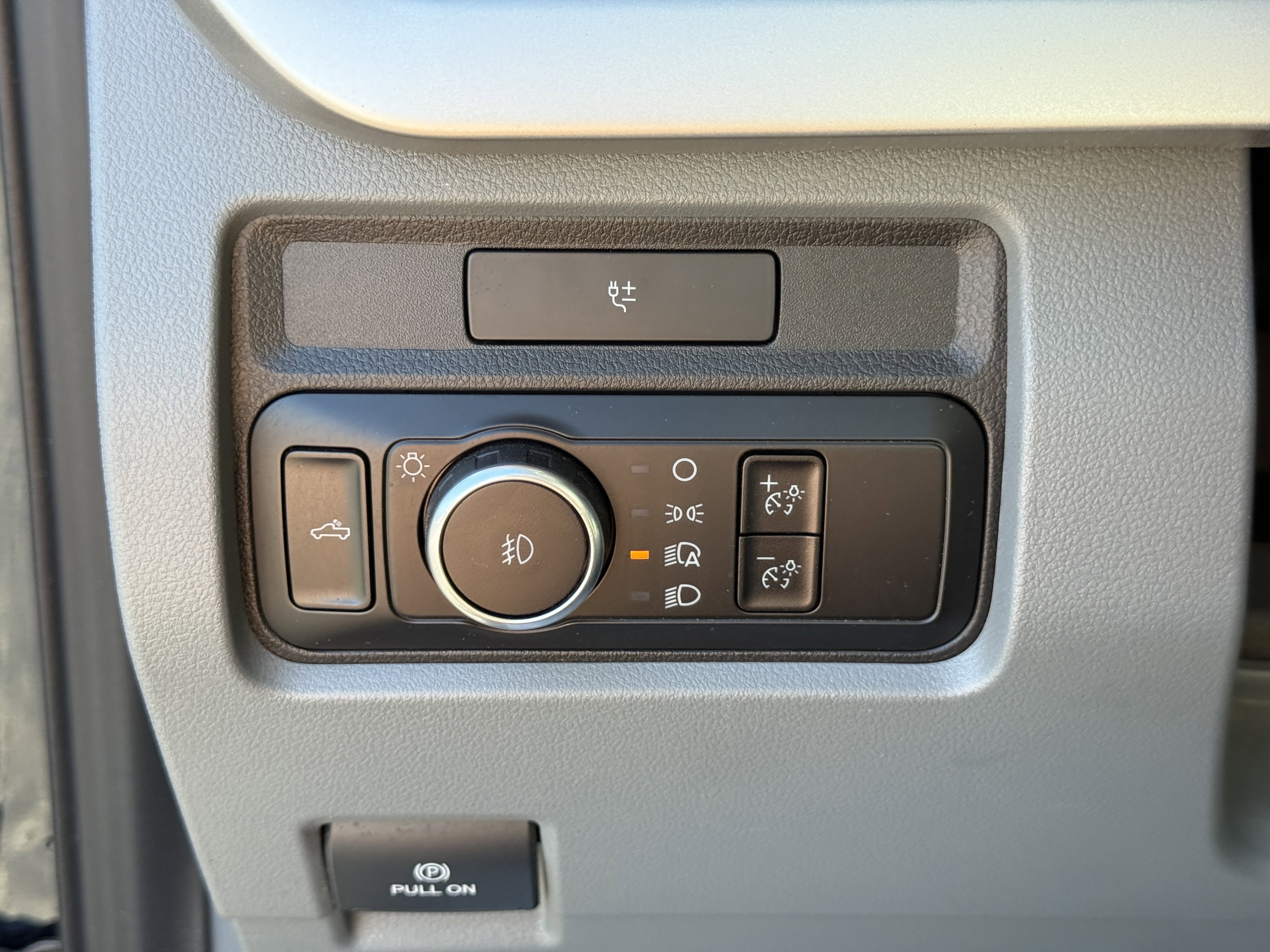 Certified 2023 Ford F350 XLT w/ FX4 Off-Road Package image 24