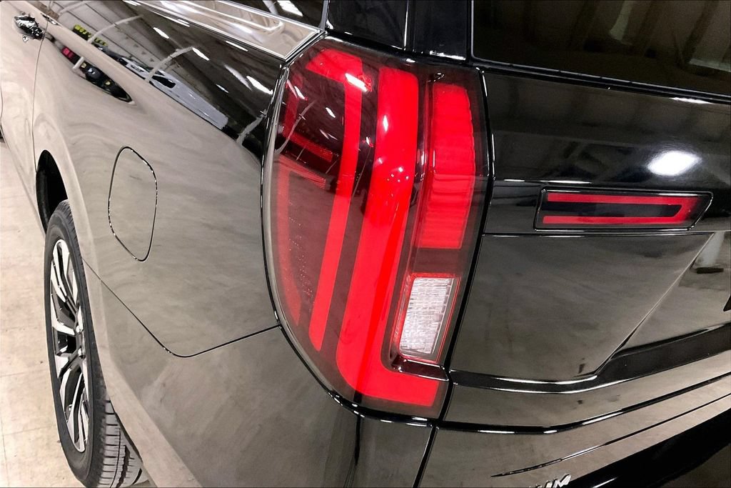 Certified 2025 Ford Expedition Max Platinum w/ Driver's Package AWD/4WD image 29