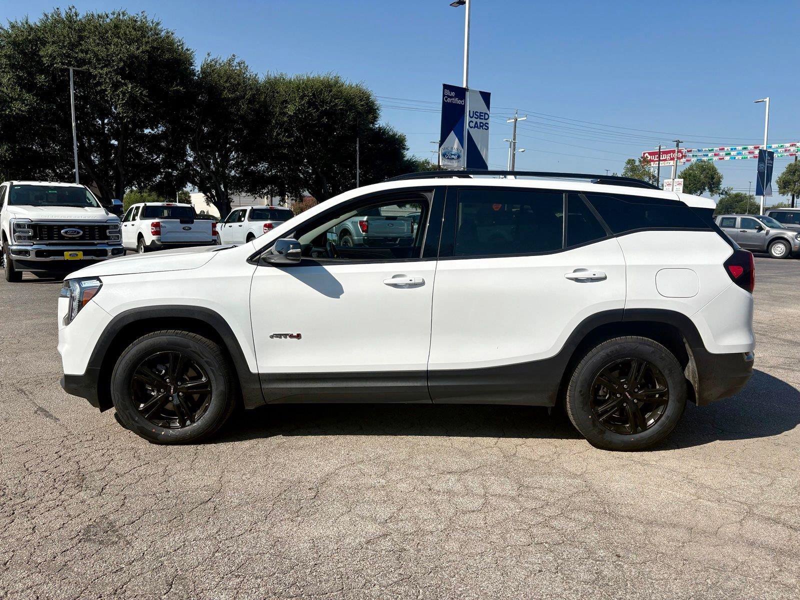 Used 2023 GMC Terrain AT4 AWD/4WD image 4