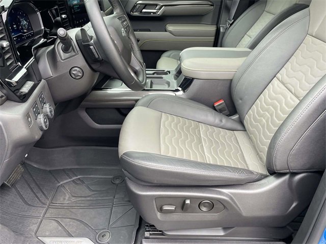 Used 2023 Chevrolet Silverado 1500 ZR2 w/ Technology Package image 13