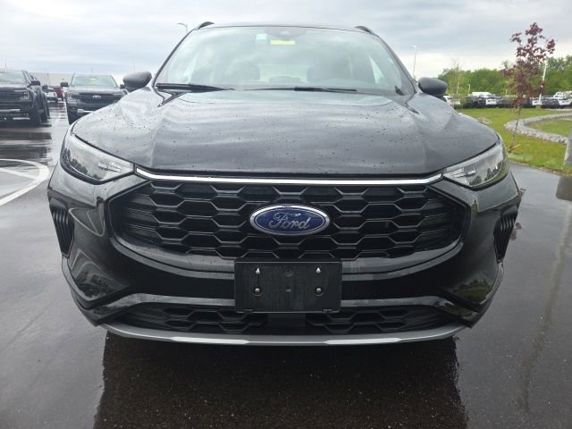 Certified 2024 Ford Escape ST-Line AWD/4WD image 3