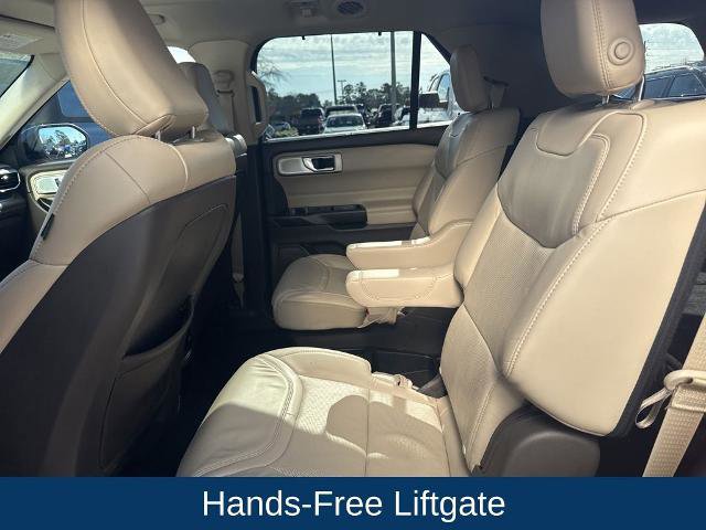 Certified 2020 Ford Explorer Platinum w/ Premium Technology Package image 16