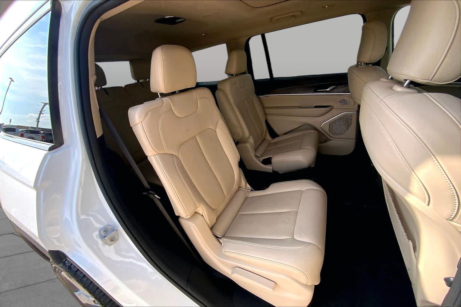 Used 2022 Jeep Grand Cherokee L Limited AWD/4WD image 20