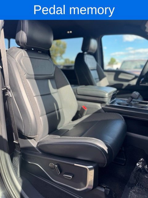 Certified 2022 Ford F150 Raptor w/ Convenience Package AWD/4WD image 31
