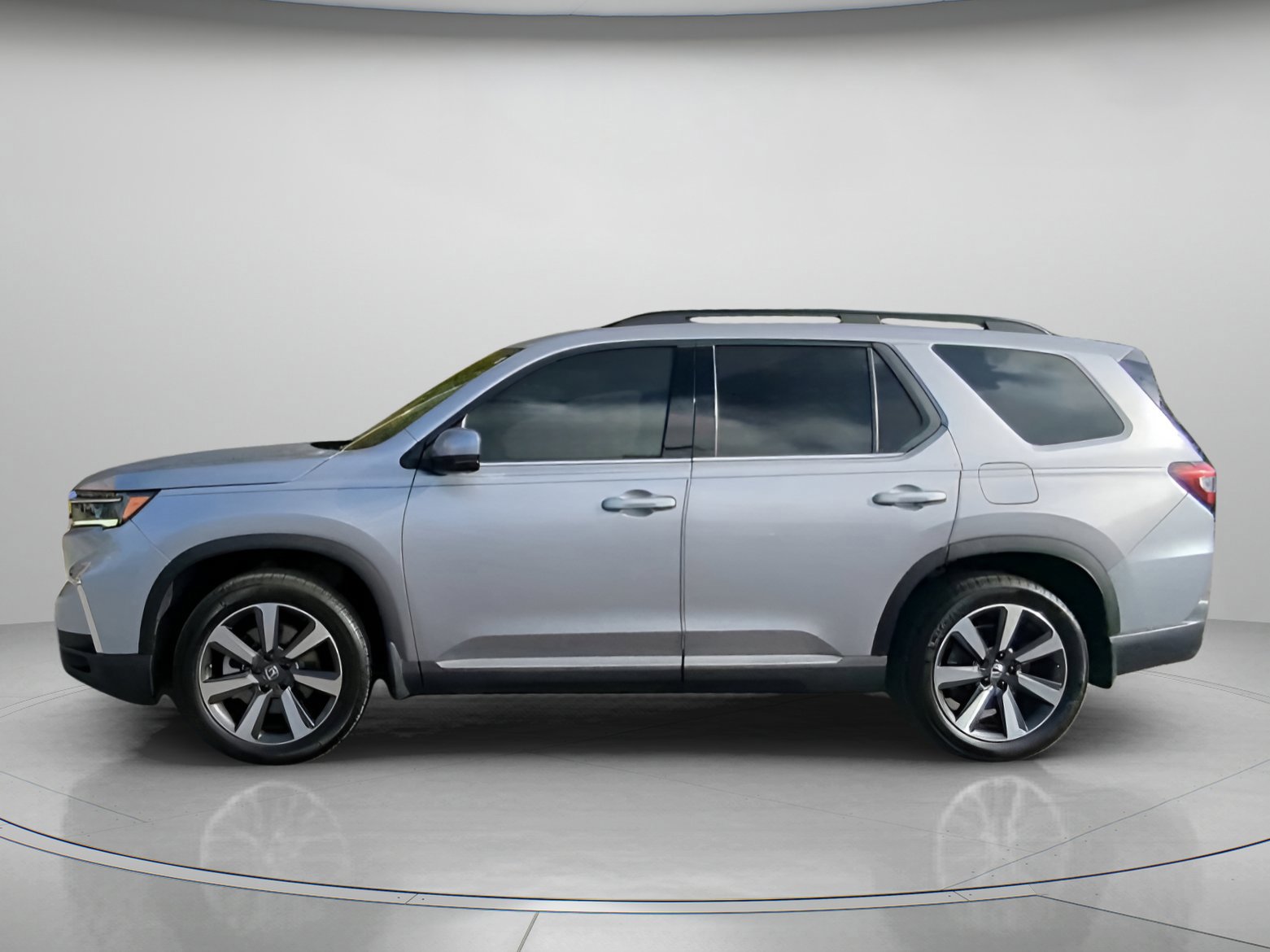 Used 2024 Honda Pilot Touring image 8