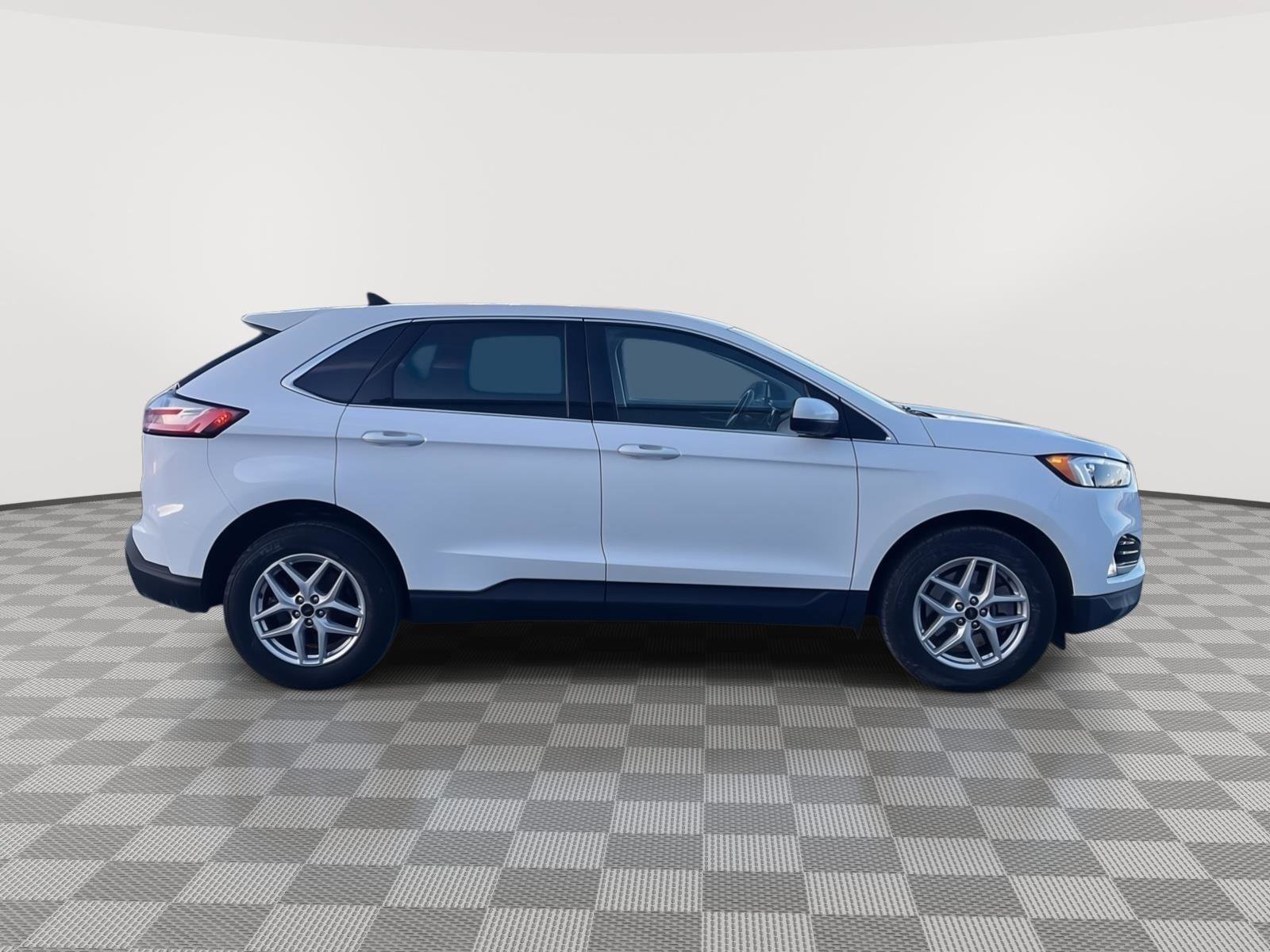 Certified 2024 Ford Edge SEL w/ Convenience Package image 6