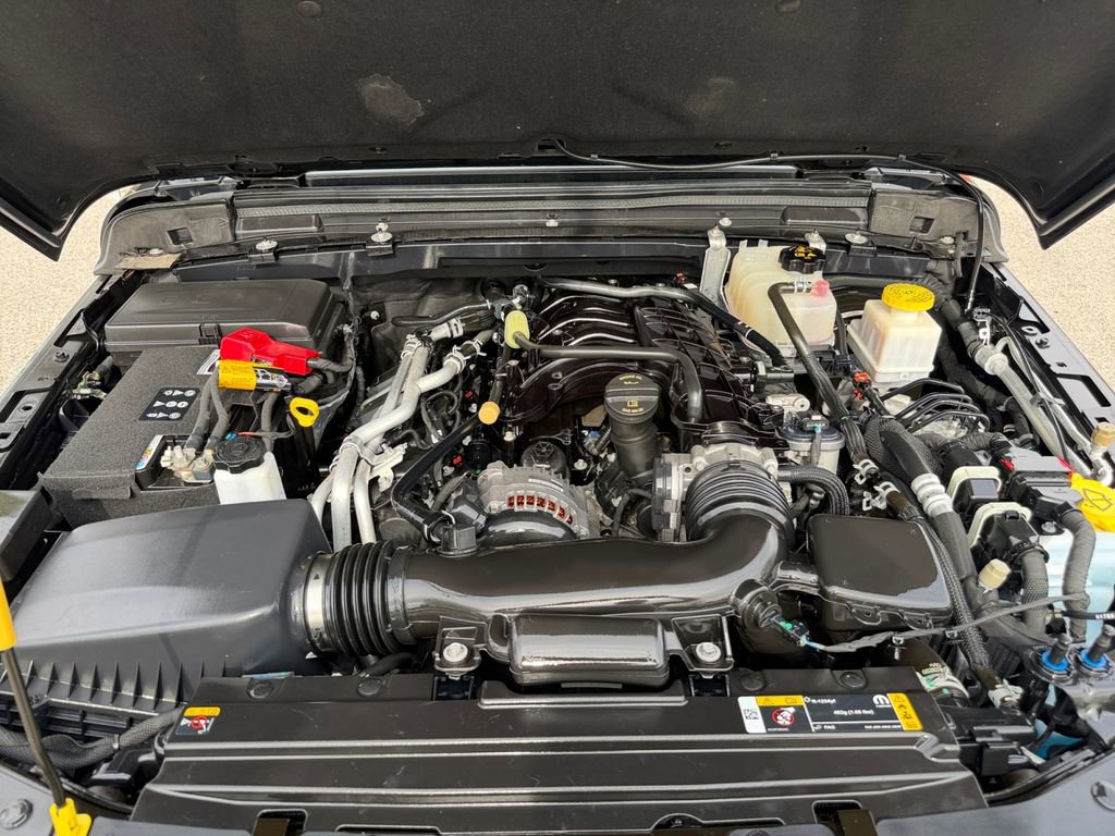 Used 2022 Jeep Gladiator Sport AWD/4WD image 9