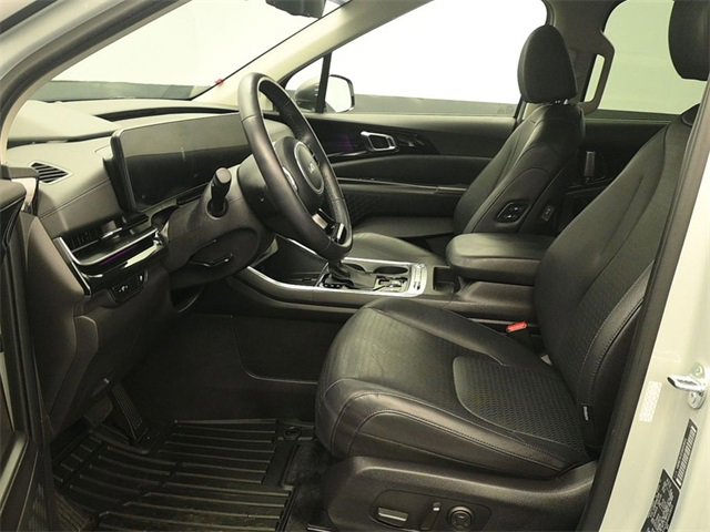 Used 2025 Kia Carnival SX Prestige image 10