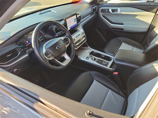 Certified 2022 Ford Explorer XLT w/ Equipment Group 202A image 3