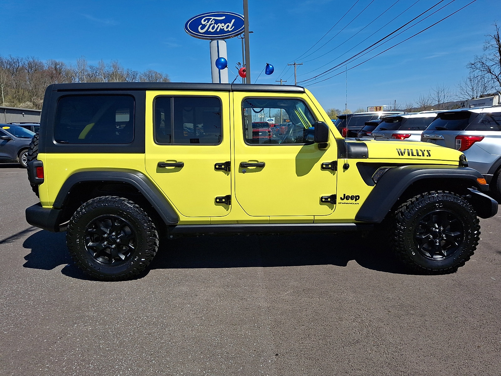 Used 2023 Jeep Wrangler Willys AWD/4WD image 12