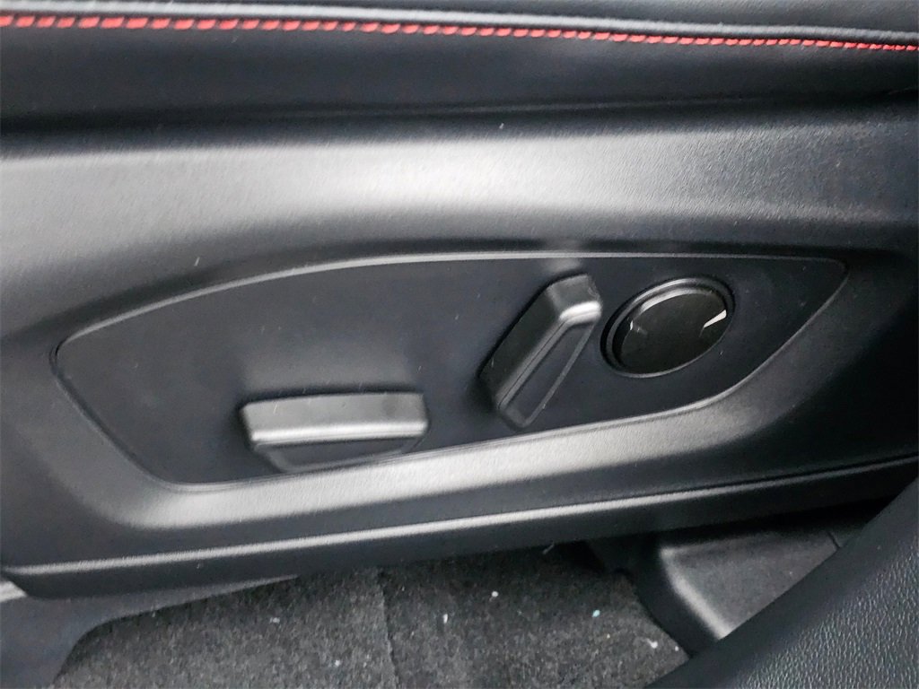 Certified 2026 Ford Explorer ST-Line w/ ST-Line Street Pack image 24