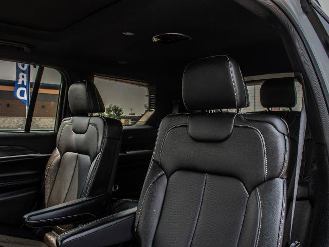 Used 2024 Jeep Grand Cherokee L Limited w/ Luxury Tech Group II AWD/4WD image 25