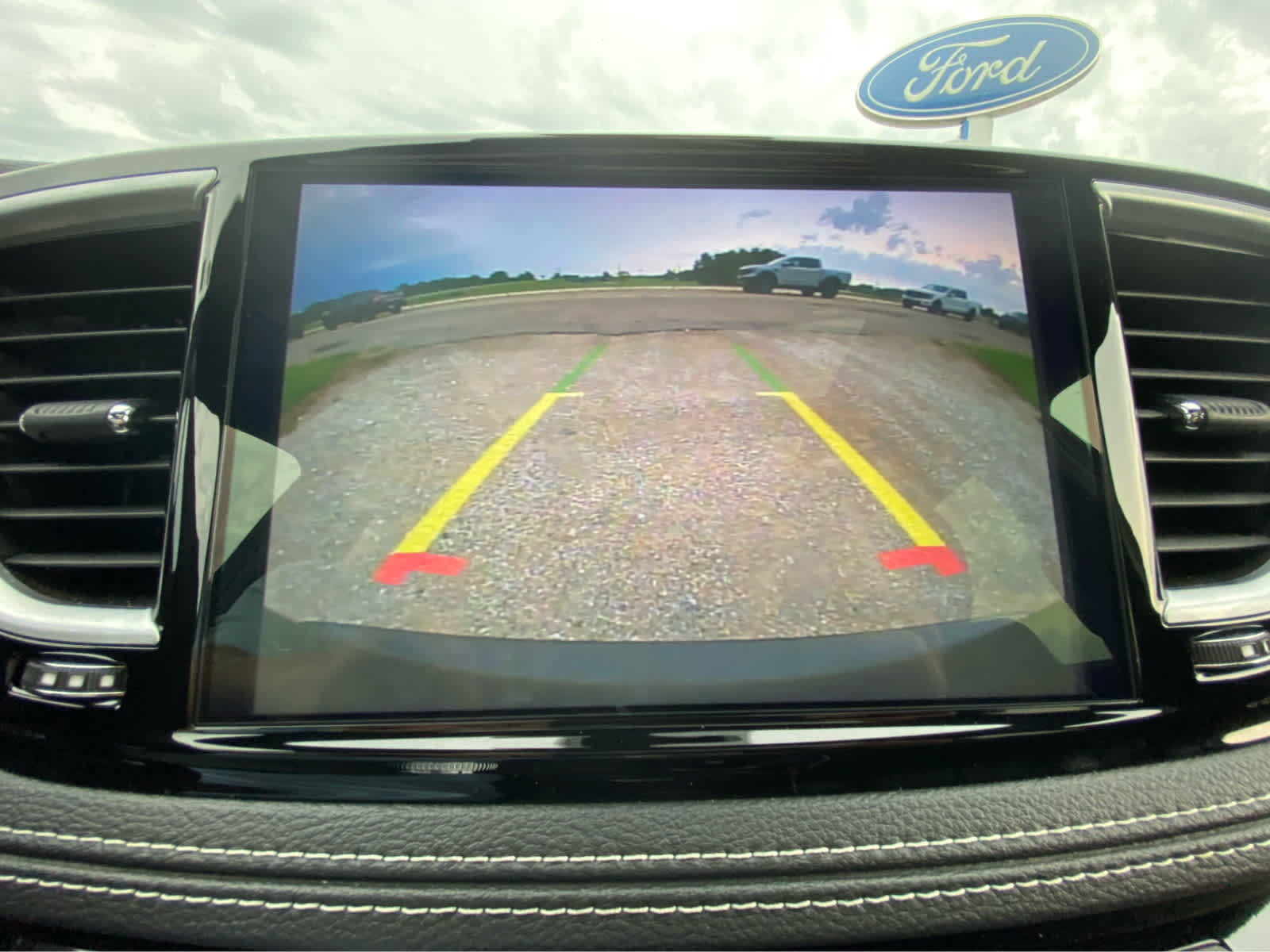 Used 2026 Chrysler Pacifica Limited FWD image 45