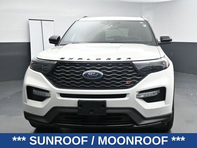 Certified 2022 Ford Explorer ST w/ Equipment Group 401A AWD/4WD image 4