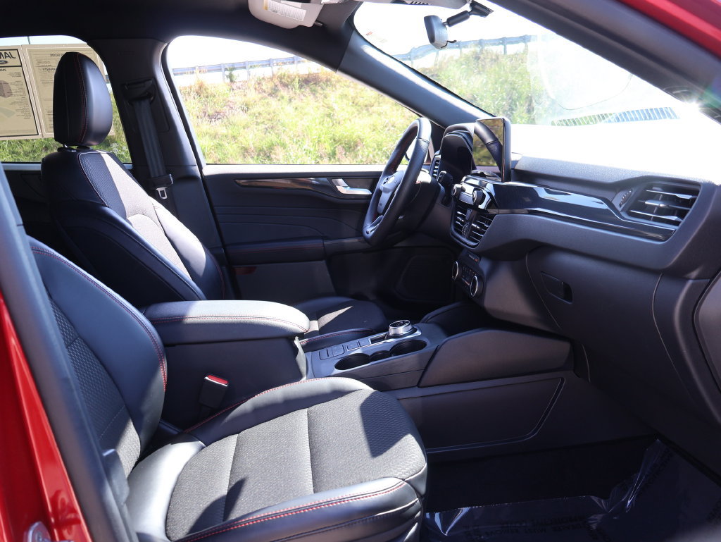 Certified 2026 Ford Escape ST-Line AWD/4WD image 9
