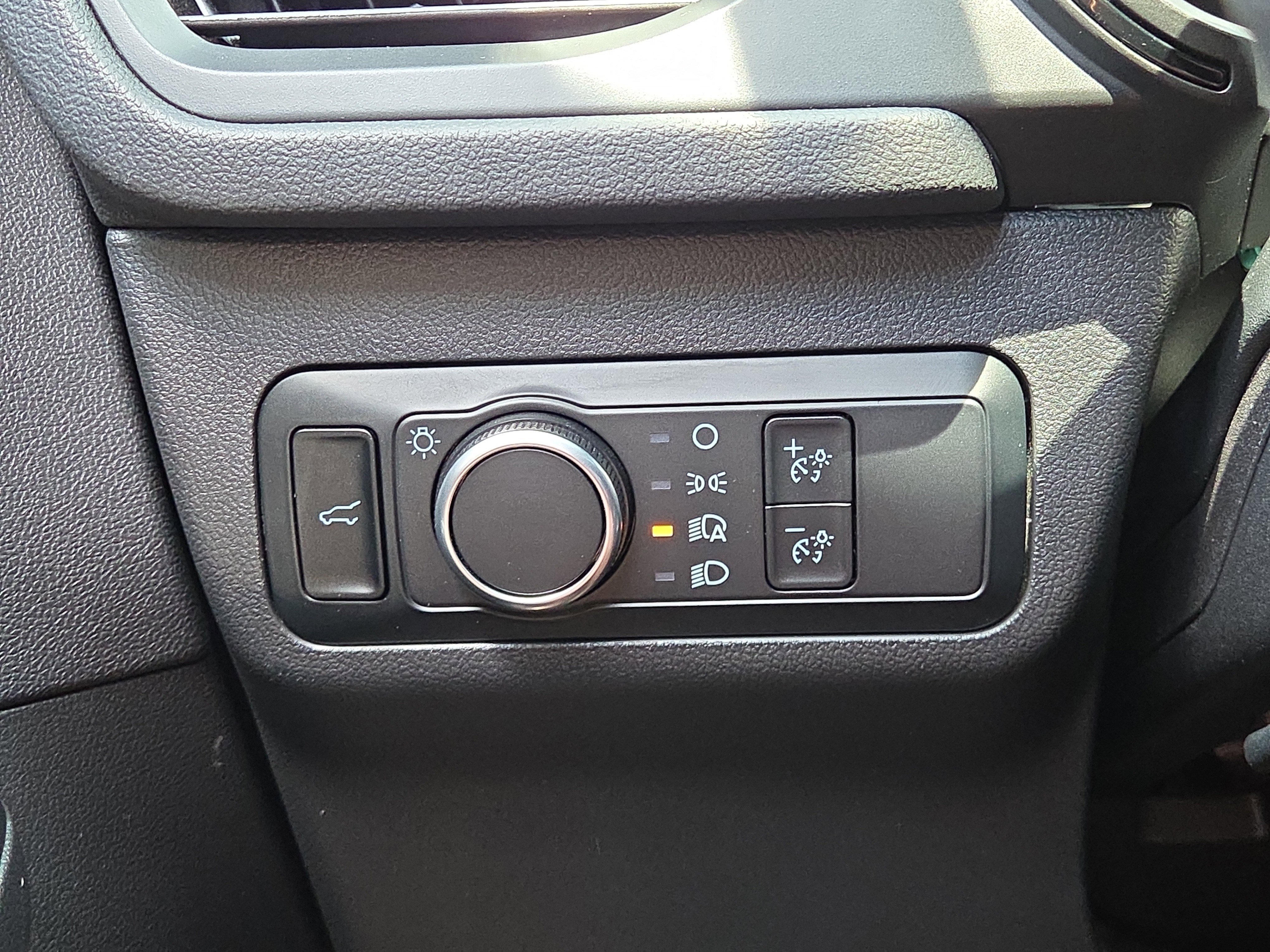 Certified 2024 Ford Escape ST-Line w/ Cold Weather Package FWD image 26