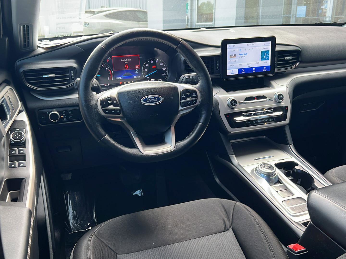 Certified 2024 Ford Explorer XLT image 19