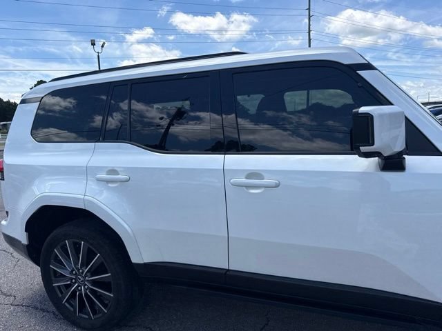 Used 2024 Lexus GX 550 w/ Accessory Package (2T) AWD/4WD image 9