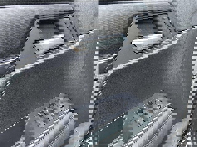 Used 2024 GMC Acadia AT4 w/ Luxury Package image 19