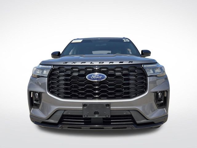 Certified 2025 Ford Explorer ST-Line w/ Premium Package RWD image 3
