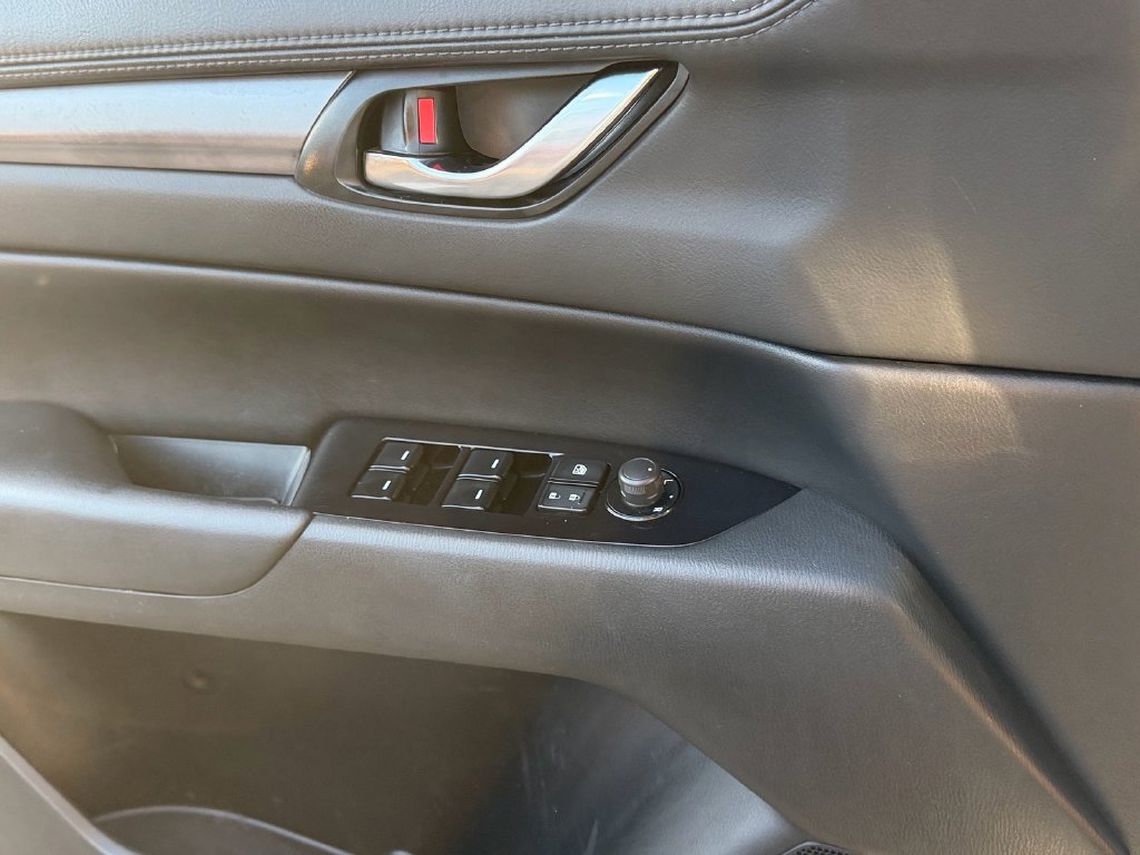 Used 2020 MAZDA CX-5 Touring FWD image 26