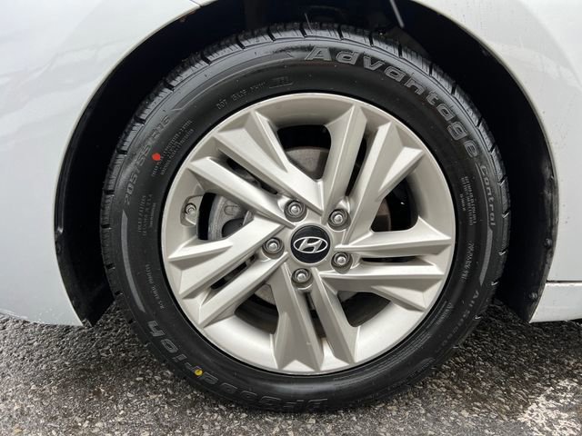 Used 2019 Hyundai Elantra SEL image 16