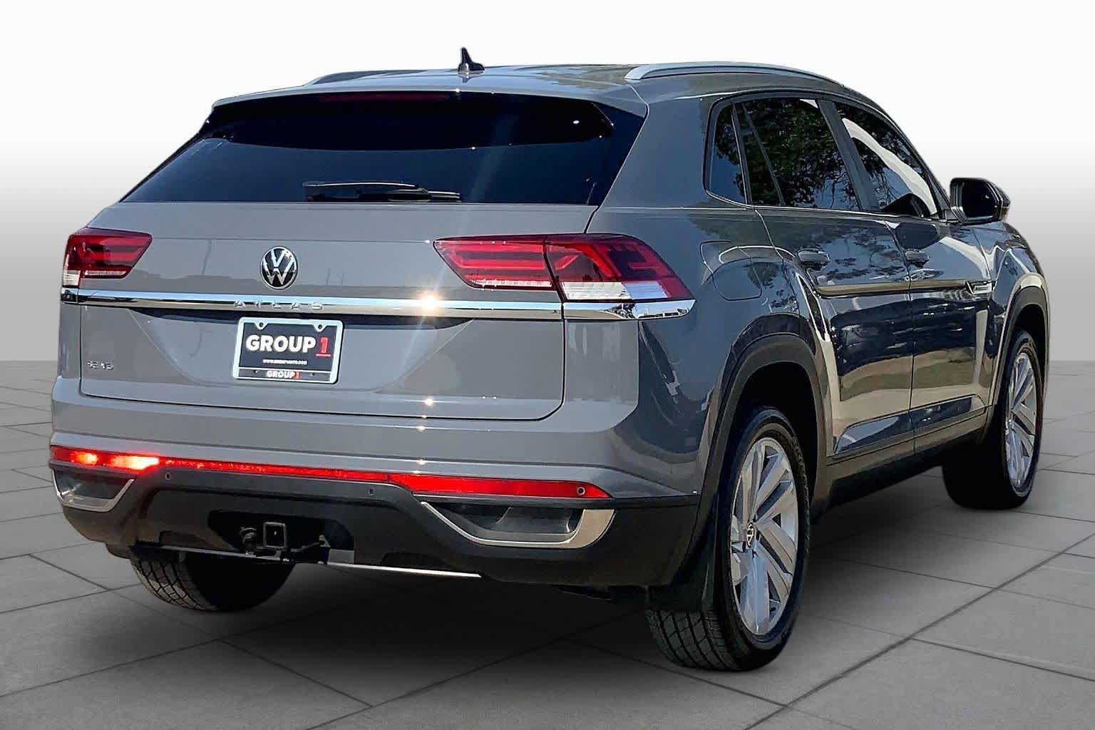 Used 2021 Volkswagen Atlas Cross Sport SE w/ V6 Towing Package FWD image 13