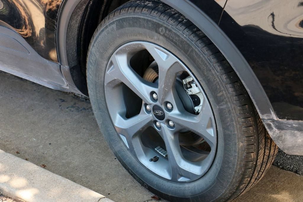 Certified 2025 Ford Escape ST-Line FWD image 10
