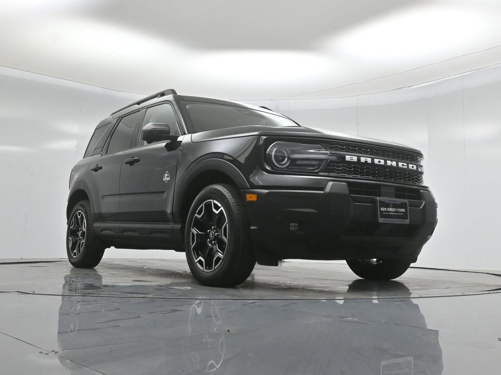 Certified 2025 Ford Bronco Sport Outer Banks w/ Outer Banks Tech Package+ AWD/4WD image 48