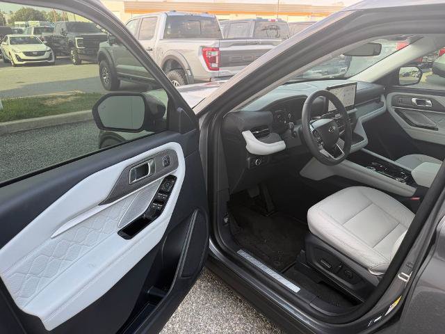 Certified 2026 Ford Explorer Platinum w/ LUX Leather Package AWD/4WD image 10