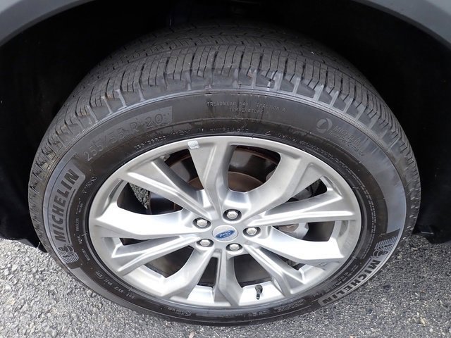 Certified 2022 Ford Explorer XLT w/ Equipment Group 202A image 13