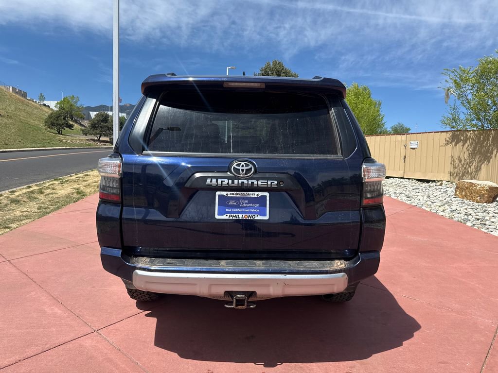 Used 2018 Toyota 4Runner TRD Off-Road Premium AWD/4WD image 7
