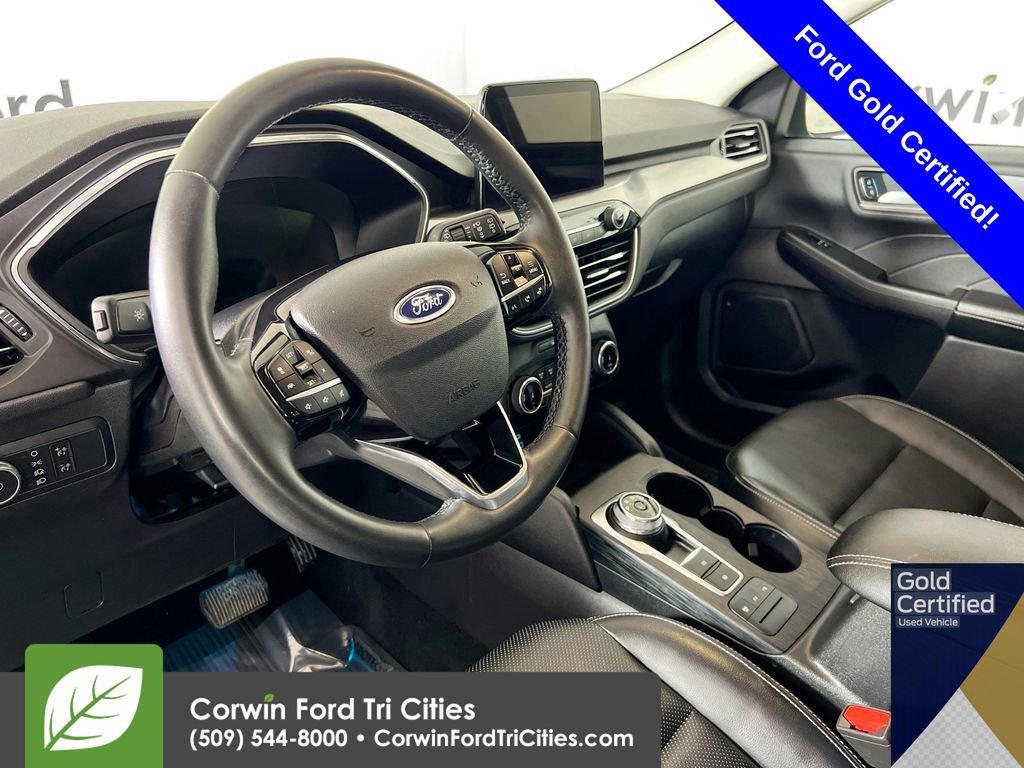 Certified 2022 Ford Escape Titanium w/ Class II Trailer Tow Package image 10