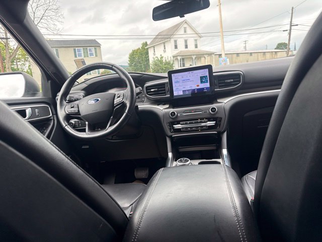Certified 2020 Ford Explorer XLT w/ Equipment Group 202A AWD/4WD image 35