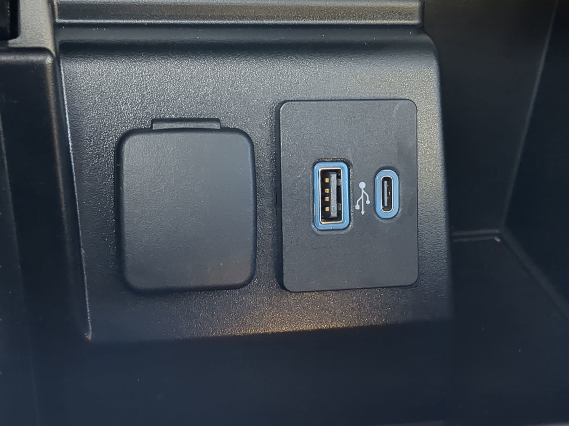 Certified 2020 Ford Explorer XLT w/ Equipment Group 202A image 54