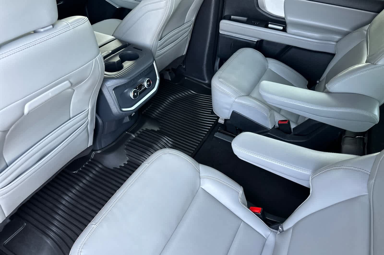 Certified 2025 Ford Expedition Max Active AWD/4WD image 4