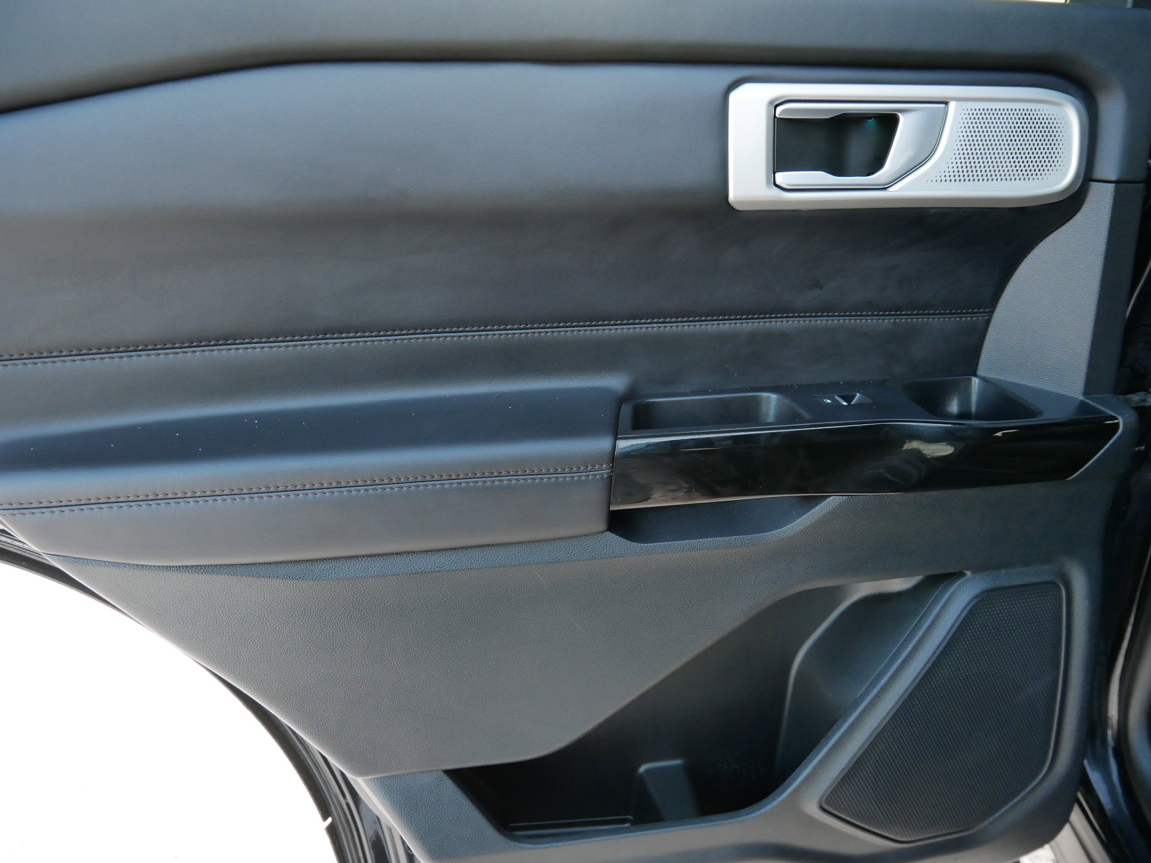 Certified 2023 Ford Explorer Platinum w/ Premium Technology Package image 14