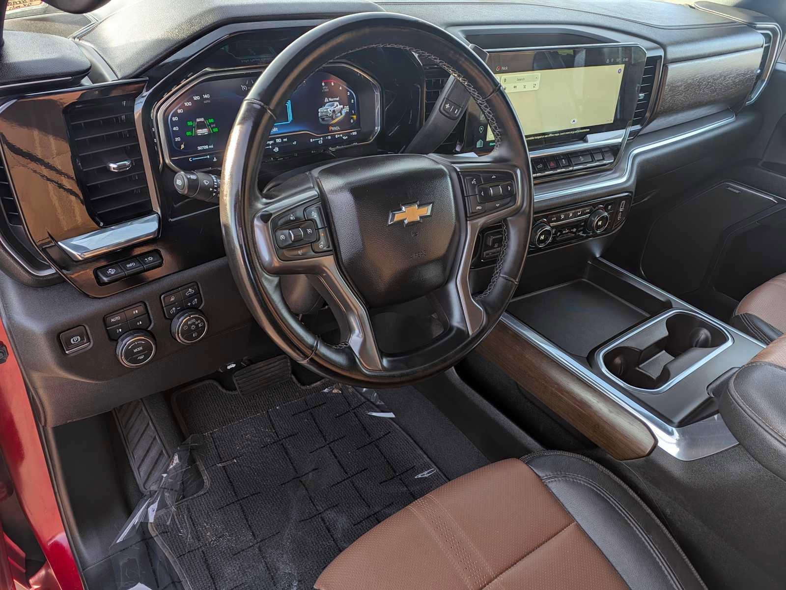 Used 2024 Chevrolet Silverado 2500 High Country w/ Technology Package image 9