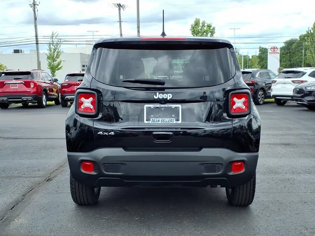 Used 2023 Jeep Renegade Latitude AWD/4WD image 6