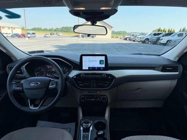 Certified 2022 Ford Escape SE w/ SE Sport Appearance Package AWD/4WD image 15
