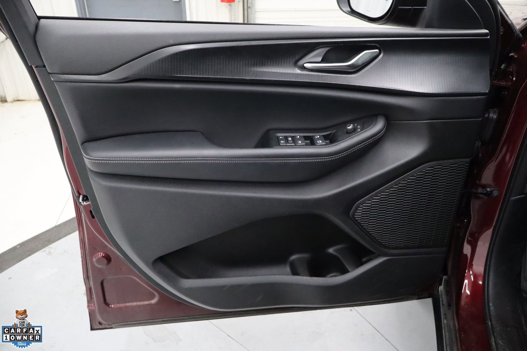 Used 2025 Jeep Grand Cherokee L Laredo RWD image 14