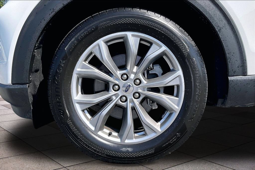 Certified 2023 Ford Explorer XLT w/ Equipment Group 202A RWD image 9