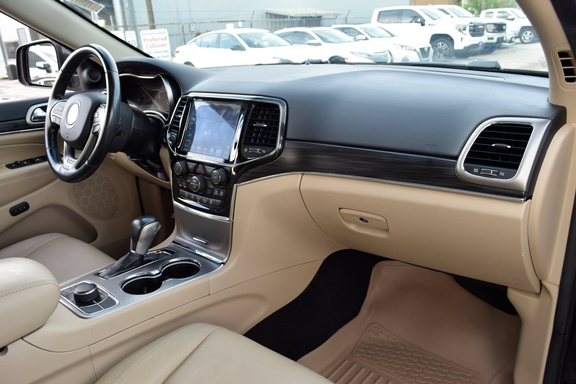 Used 2020 Jeep Grand Cherokee Limited AWD/4WD image 19