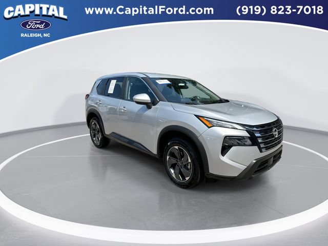 Used 2025 Nissan Rogue SV FWD image 2