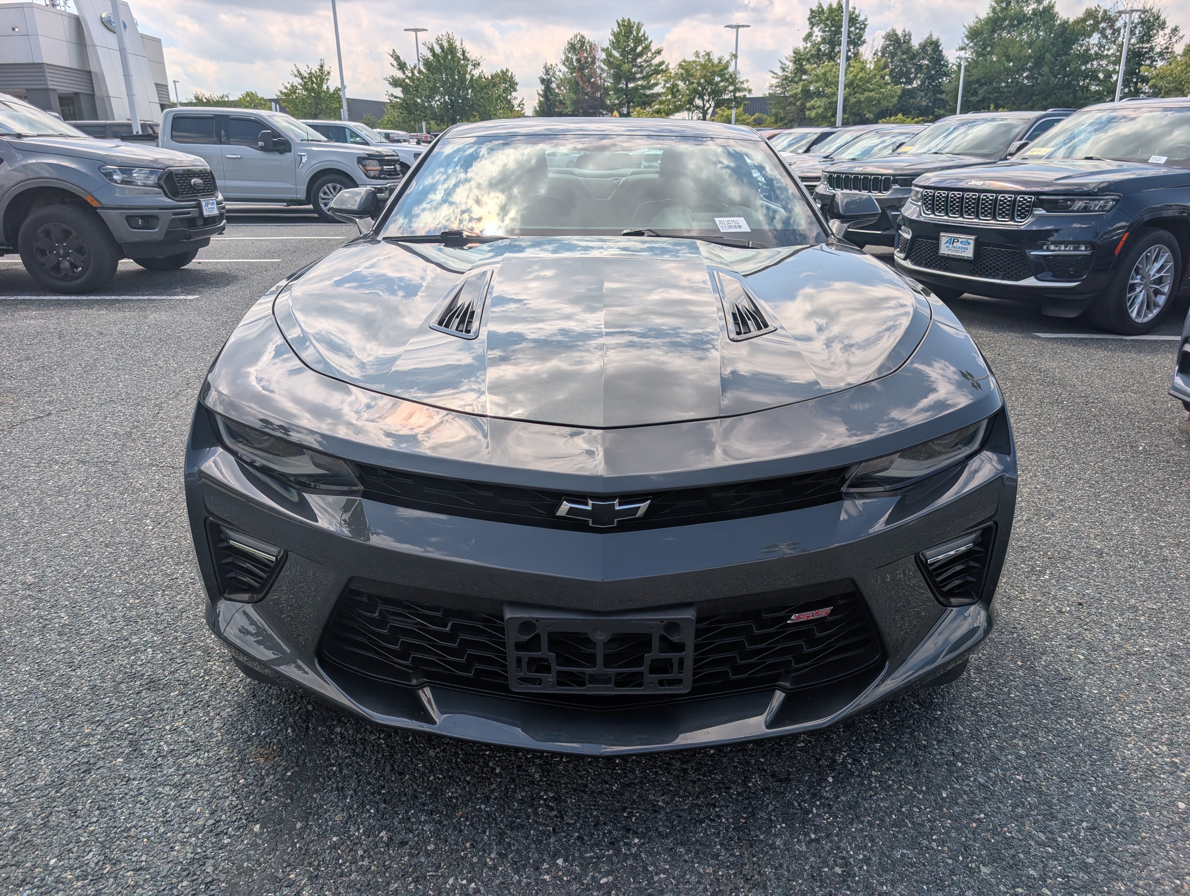 Used 2018 Chevrolet Camaro SS RWD image 8