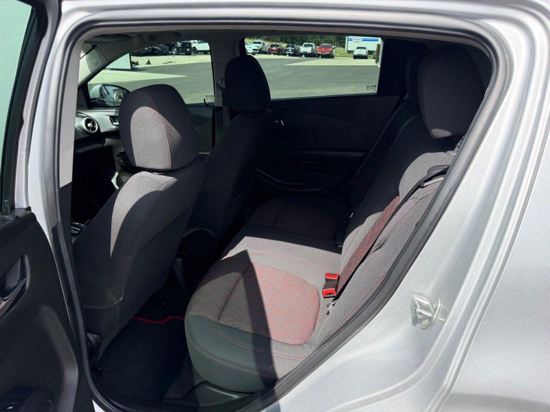 Used 2018 Chevrolet Sonic LT w/ Fun and Sun Package FWD image 9